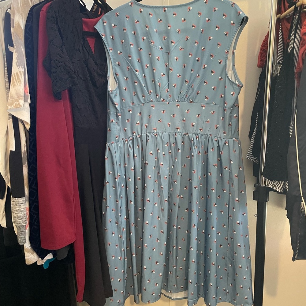 Vintage Style Dress - Blue w/Flowers